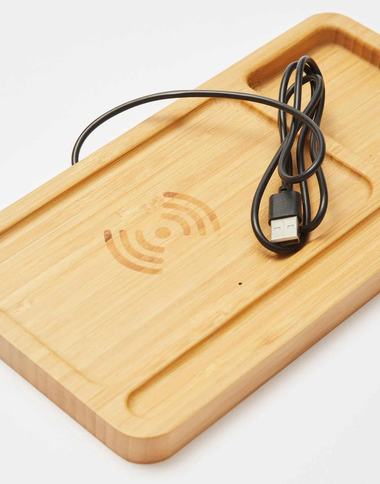 Bandeja con cargador wireless