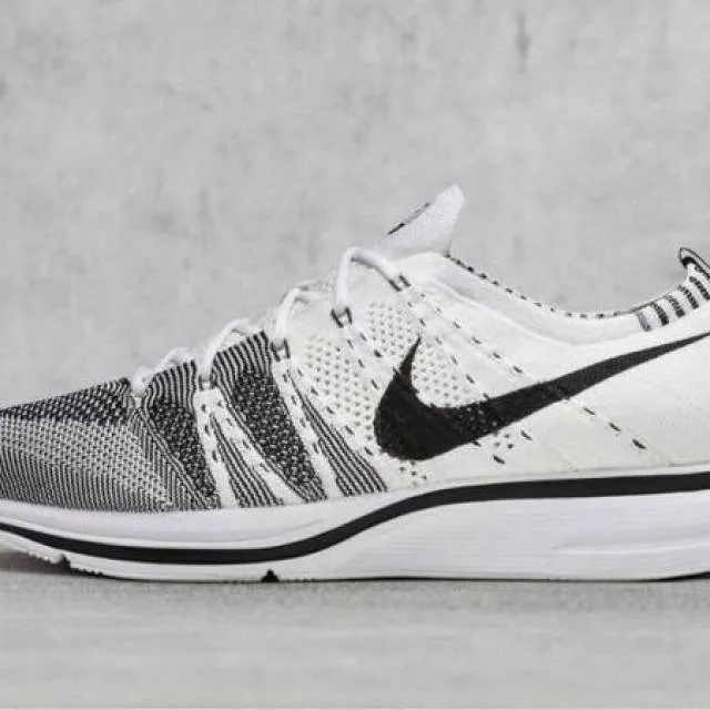 Nike Flyknit Trainer White/Black